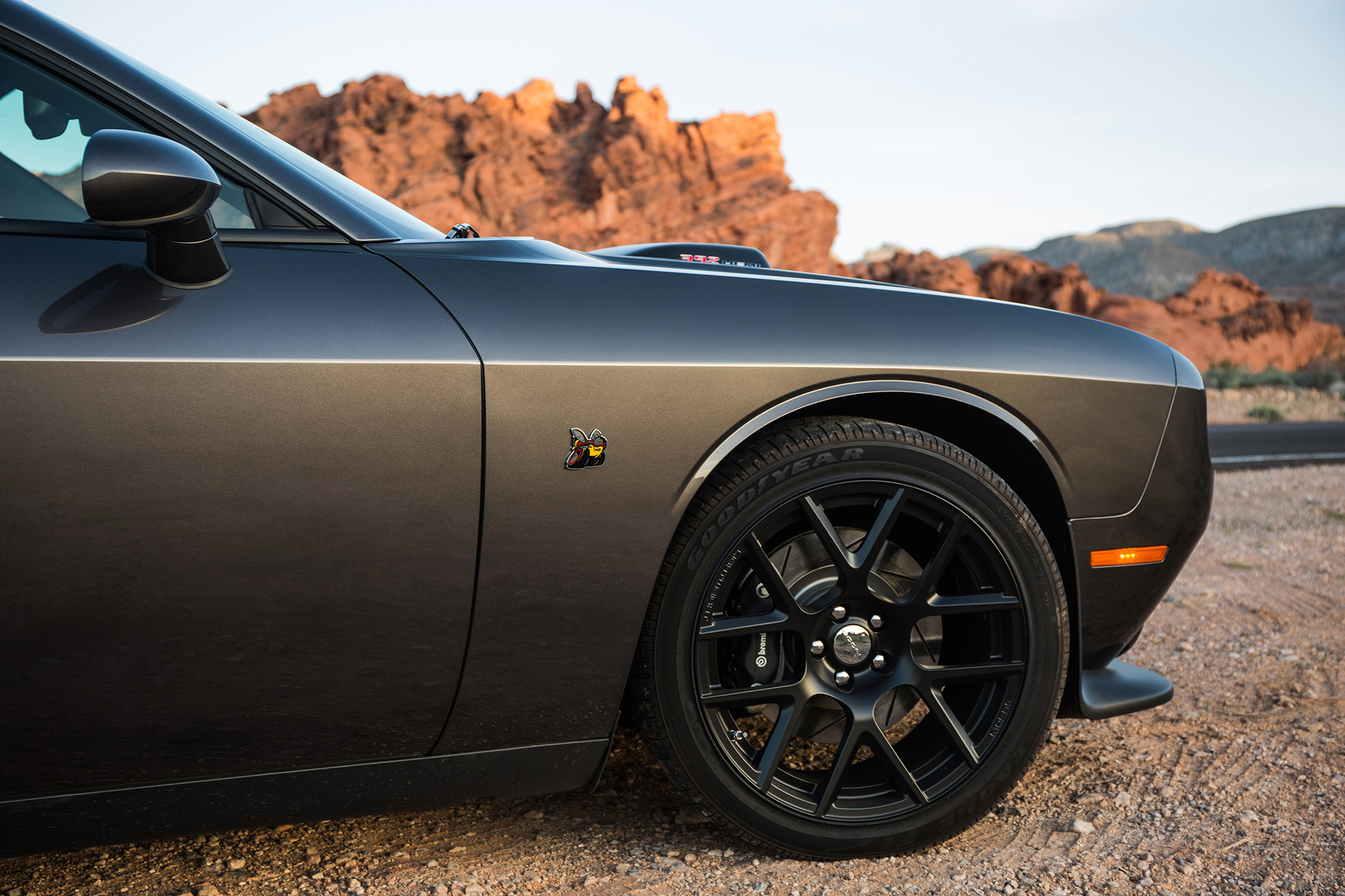 21 колеса на челленджер. Додж челленджер диски. Диски додж челленджер 20. Диски додж челленджер 20. Challenger диски.